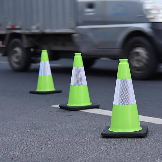 6 Pack 18 Inch Green Reflective Traffic Cones, Durable Black Base Safety Cones for Parking Lots, Sports Fields and Yard Markers (6, Green, 18 Inch)