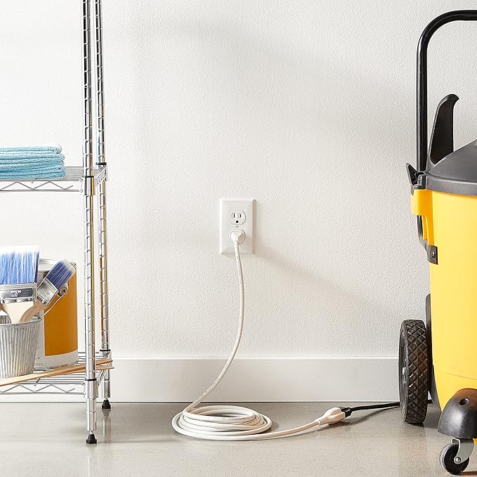 Amazon Basics Extension Cord, 13 Amps, 125V, 15 Foot, White - Pack of 2